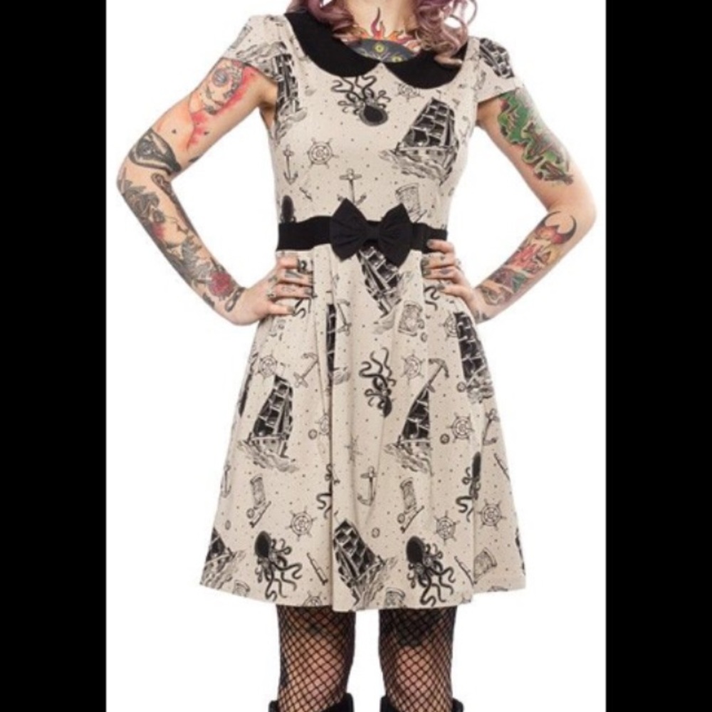 Sourpuss Lizzie Kraken print dress in XXL